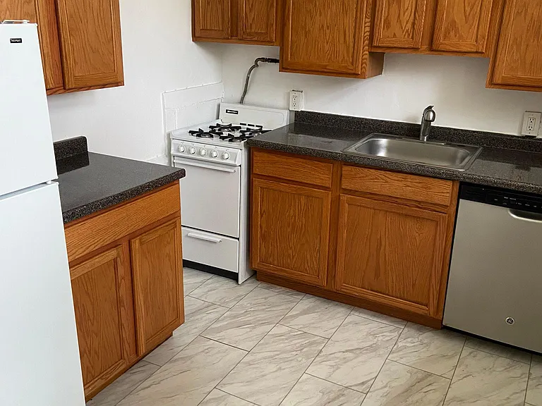 5851 Morrowfield Ave #14 — Photo 4