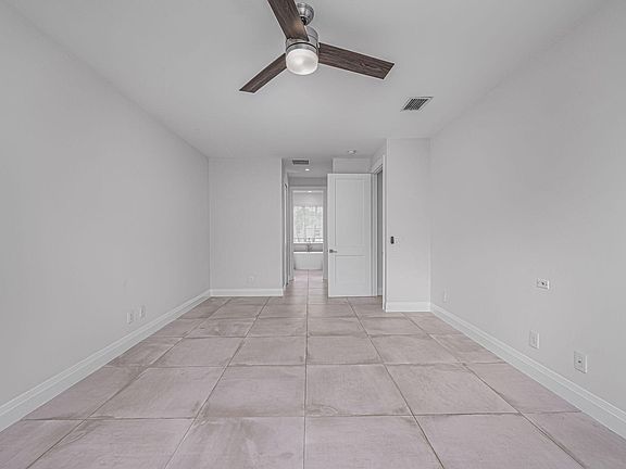 5th image of 4449 SW Gainsboro Street