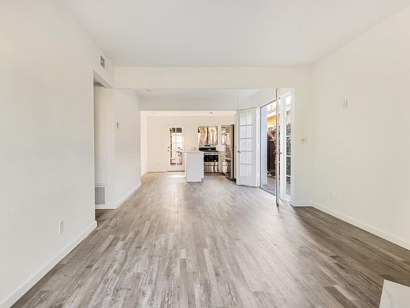 4th image of 504 Orchid Ave #A