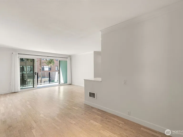 6333 Lake Washington Blvd NE #206 — Photo 13