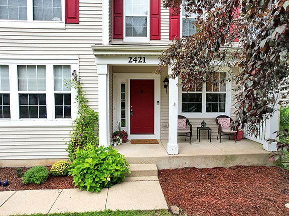 3rd image of 2421 Columbia Ln