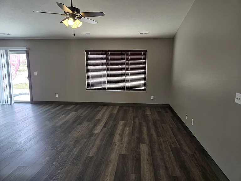 1645 Windridge Ave — Photo 3