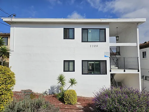 2209 W Carnegie Ln #2 Photo 1