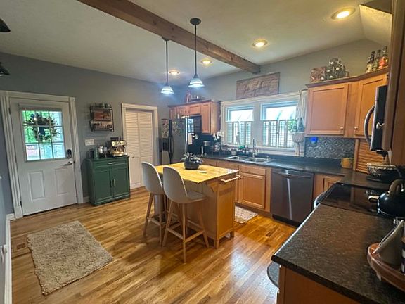 3rd image of 5237 Williams Ave