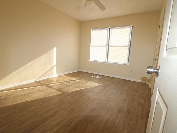 5th image of 4804 Rainbow Cir APT C