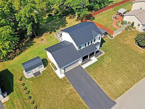 2nd image of 3756 Castle Ct