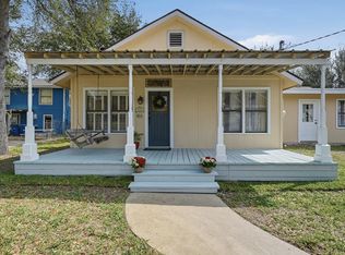 1118 N Allen St, Rockport, TX 78382