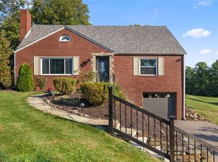 213 Springer Dr, Coraopolis, PA 15108