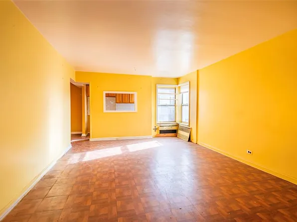 133-01 Booth Memorial Avenue image 11 of 20