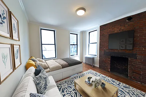 201 E 73rd St #11 Photo 1