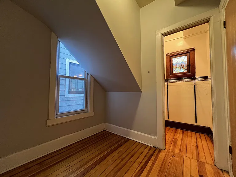 2335 W Barry Ave #2 — Photo 20