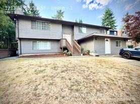 1213 NE 102nd St