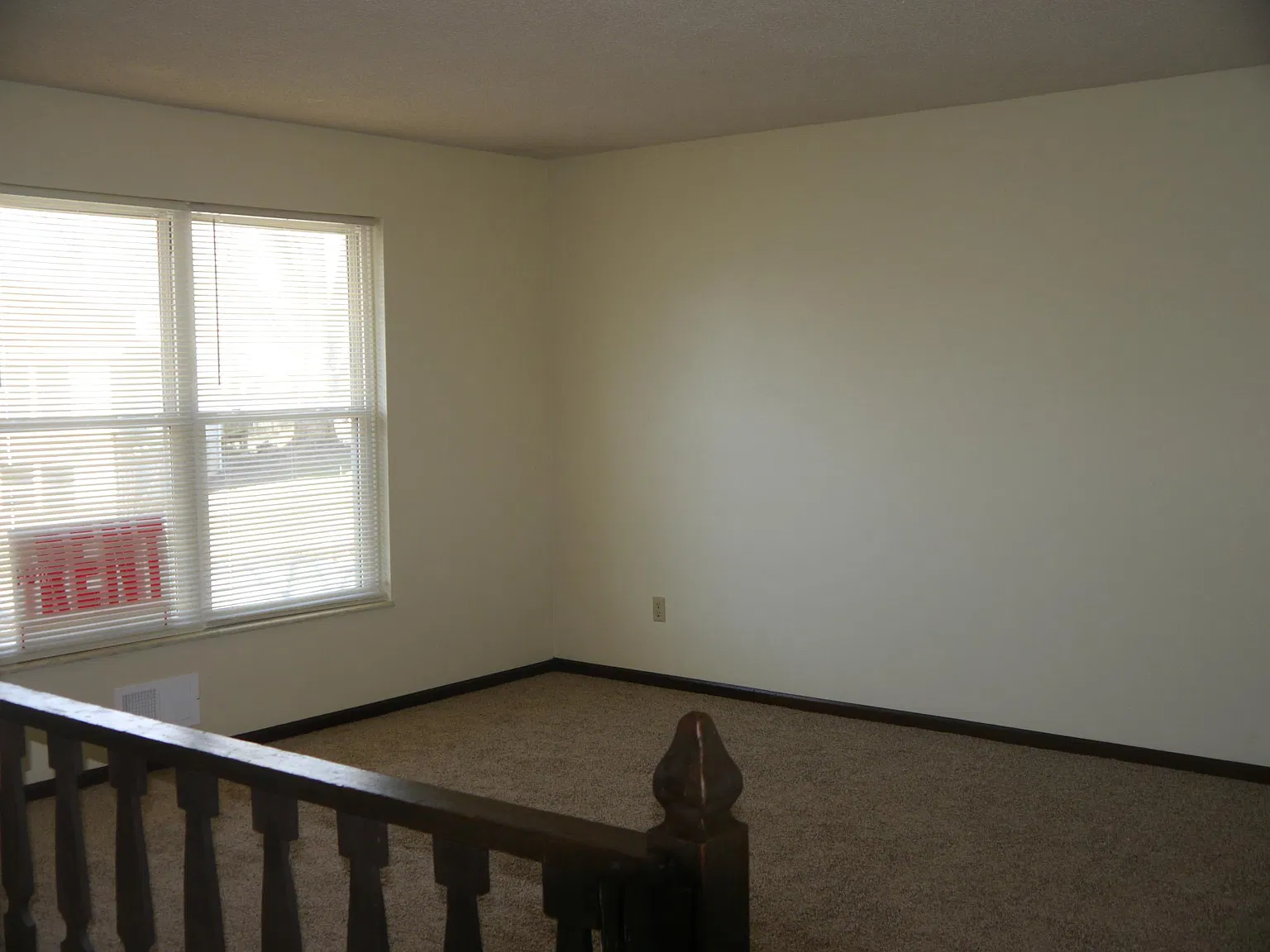 3 bed, 1.5 bath, 1200 sqft, $1,300 — Photo 4