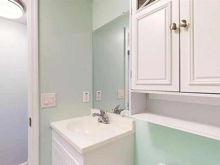 10728 Poplar St NE — Photo 30