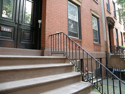 Rented by Vespa Properties Group | media 4