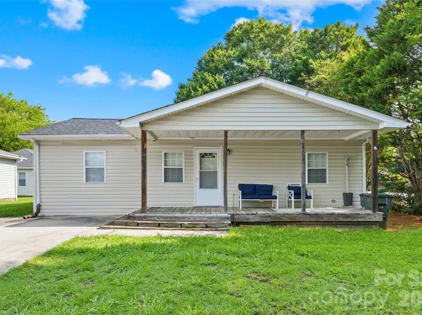 2104 Court Dr, Gastonia, NC 28054