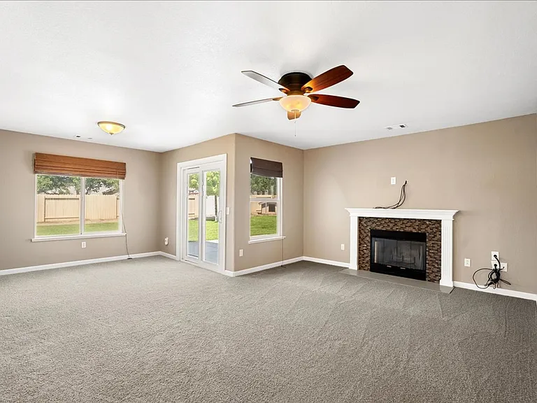 1002 Bay Terrace Dr — Photo 7