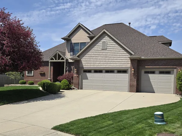 2212 Jessamine Rd, Bloomington, IL 61704