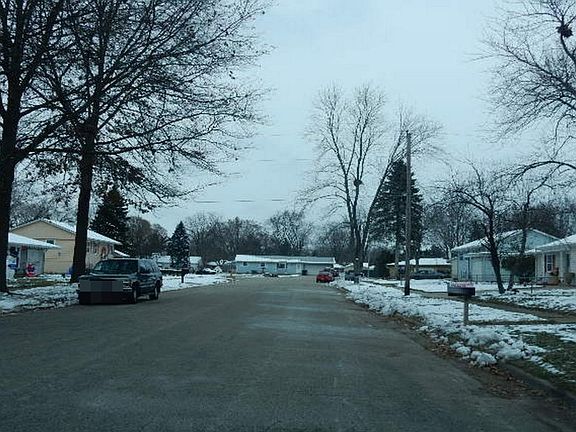 4th image of 2218 Taylor Ct