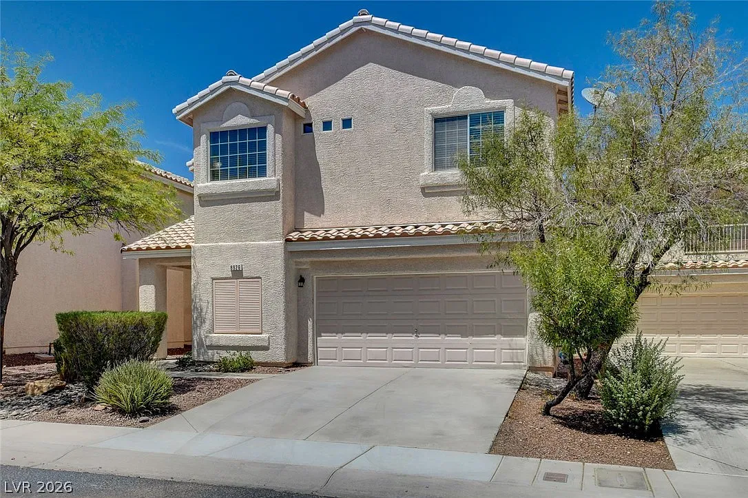 3 bed, 2.5 bath, 1796 sqft, $1,895 — Photo 2