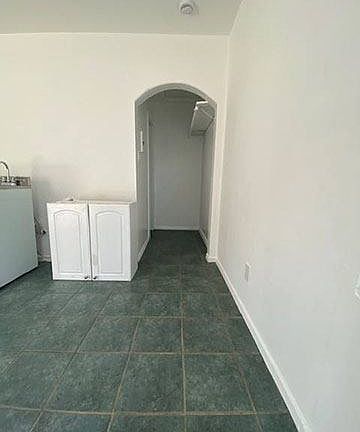 4th image of 5180 W Washington Blvd #4
