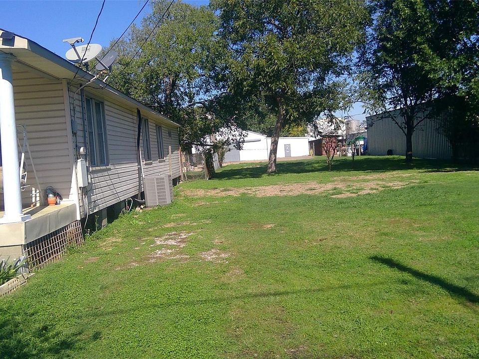 2nd image of 9237 E Avenue P