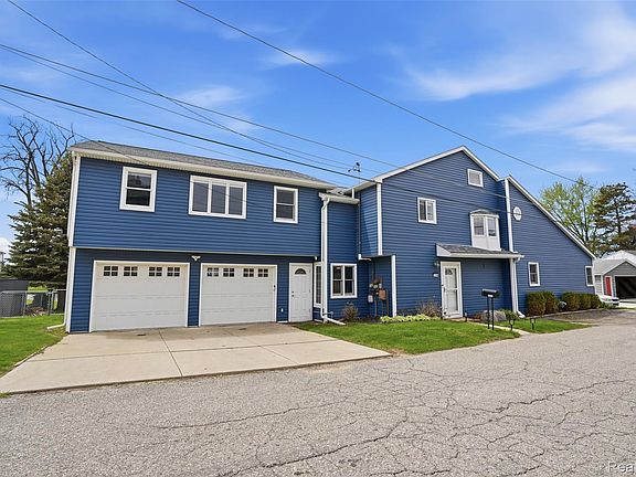 3rd image of 2299 Kingston St
