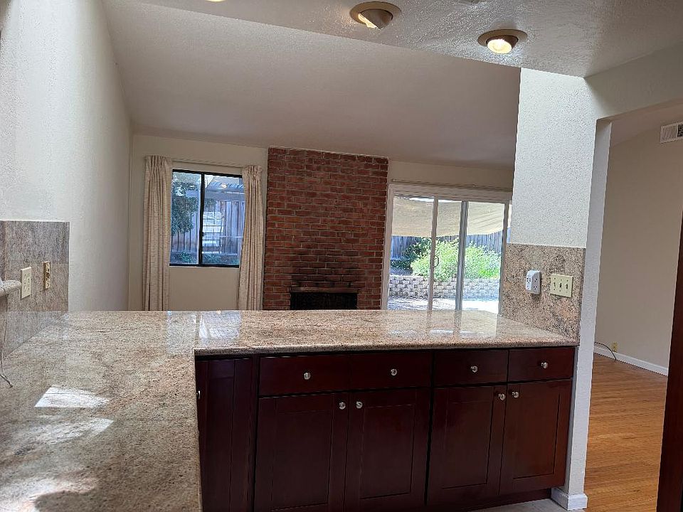 2nd image of 10401 Prune Tree Ln