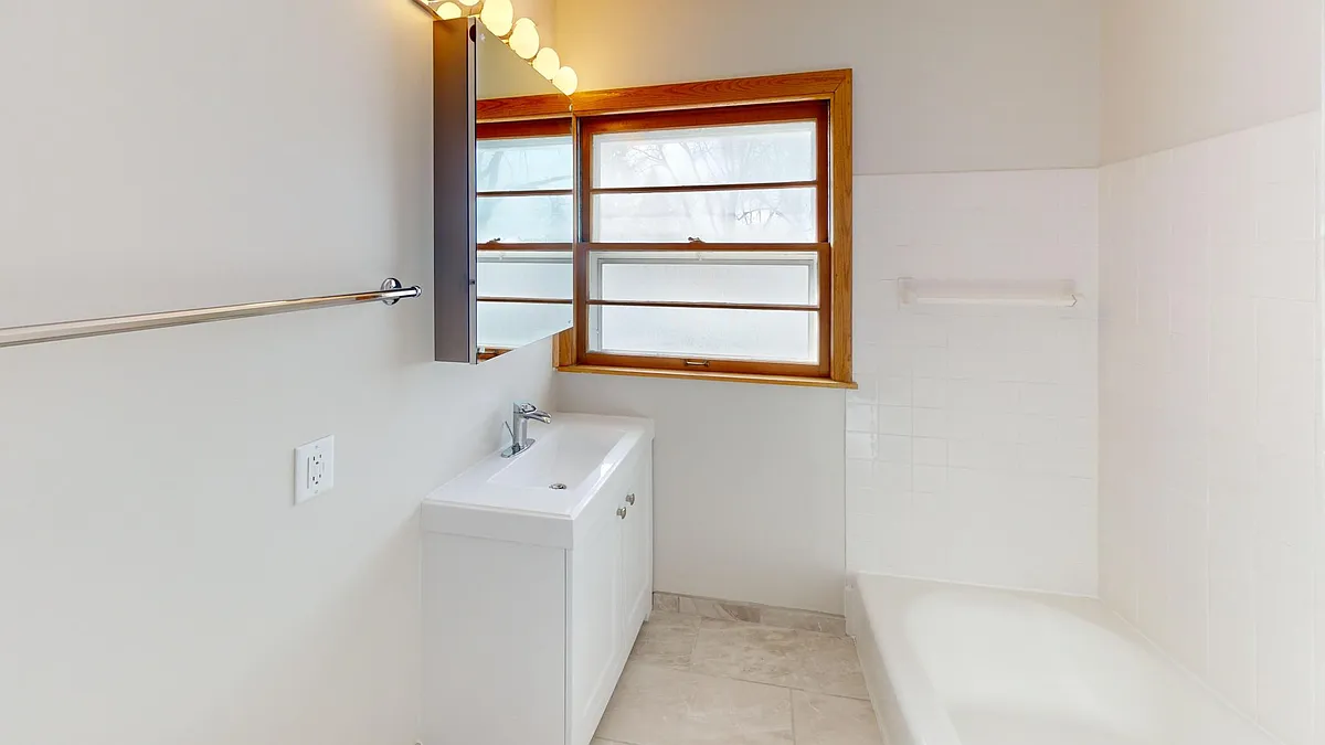 Building Photo - 2908 W 93rd St