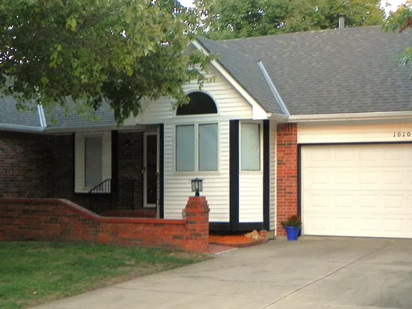 10102 W Westport Ct, Wichita, KS 67212