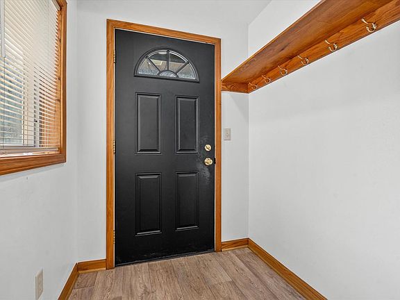3rd image of 2636 W Hayes AVENUE