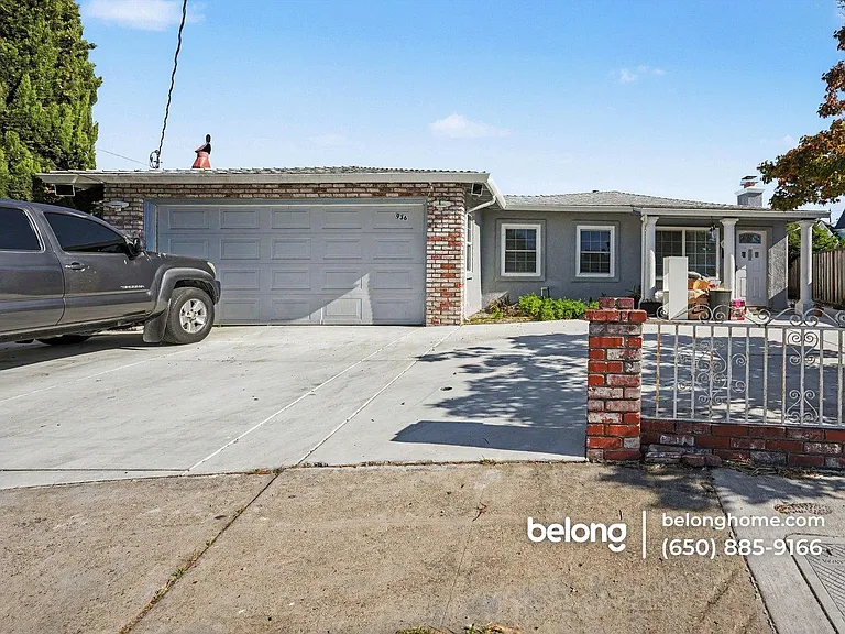 936 Lucia Ct — Photo 1