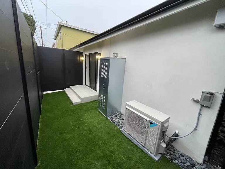 3553 Beethoven St — Photo 18