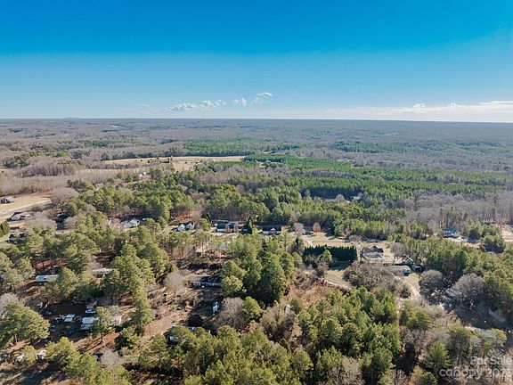 3rd image of 150 Lockhart Farm Ln