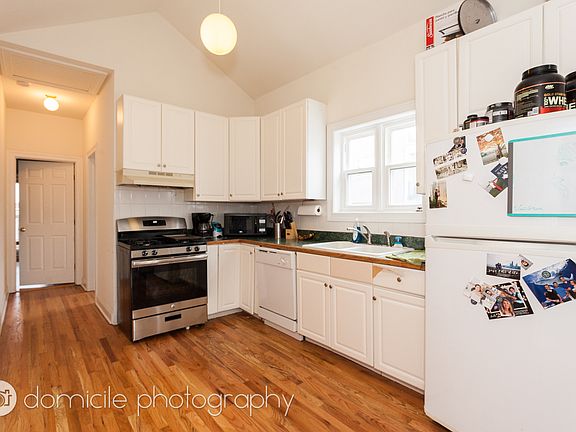 5th image of 1547 W Augusta Blvd APT 3