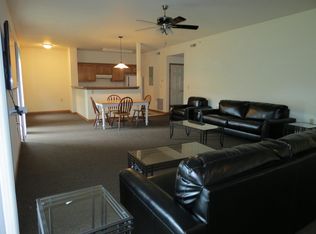 606 1/2 W Elm St, Urbana, IL 61801