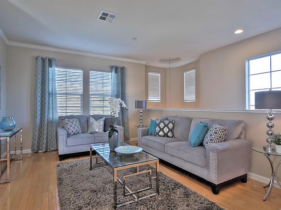 4th image of 302 Marble Arch Ave Unit 1