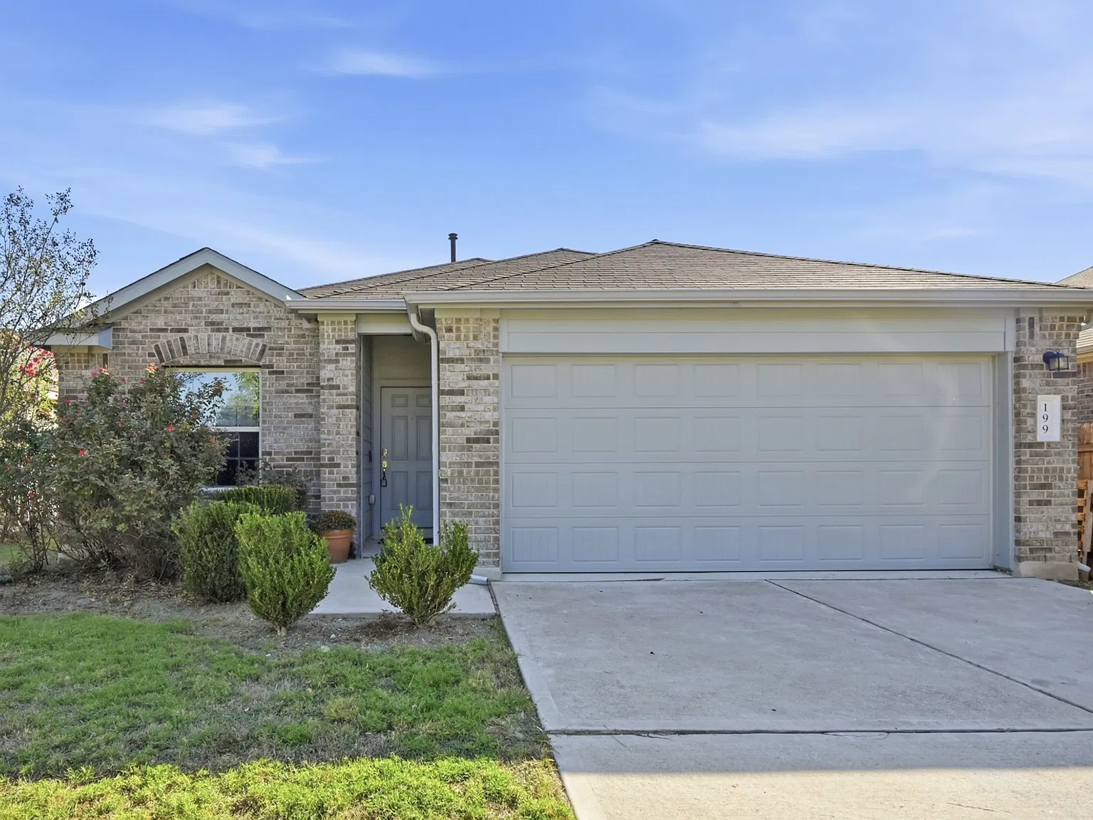 3 bed, 1690 sqft, $1,895 — Photo 2