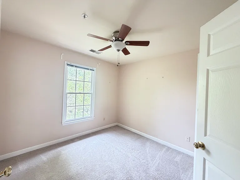 225 Deer Meadow Ln — Photo 15