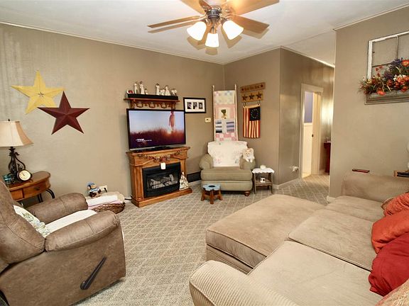 5th image of 414 E Essex St