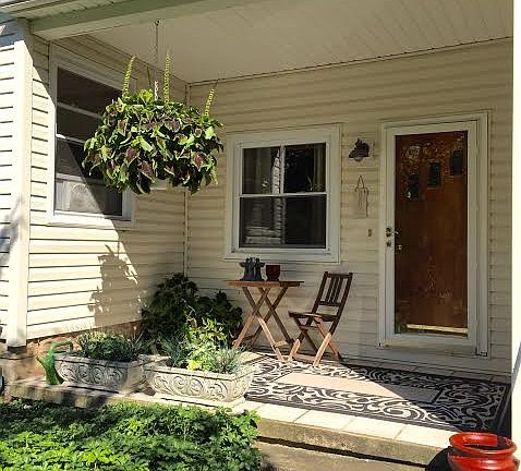 3rd image of 3267 Roseview Dr