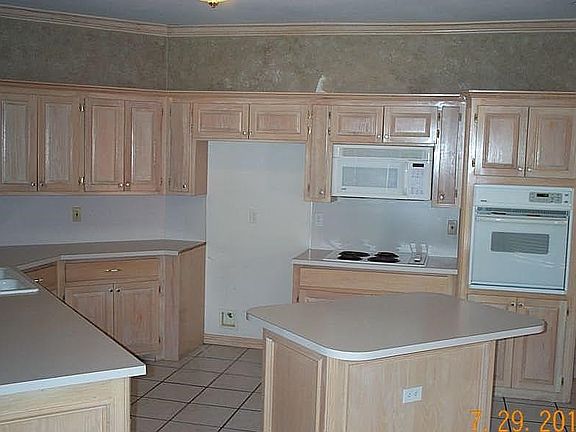4th image of 2737 SW 116th Pl