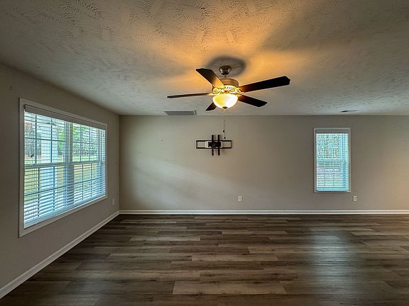 4th image of 761 Sunset Lake Rd