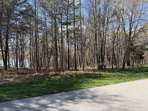 4th image of 129 Mallard Dr
