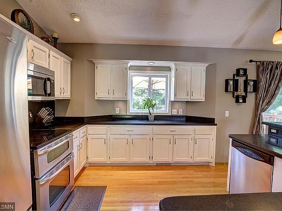5th image of 12443 Buchanan St NE