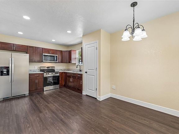 5th image of 512 BENNETT STREET
