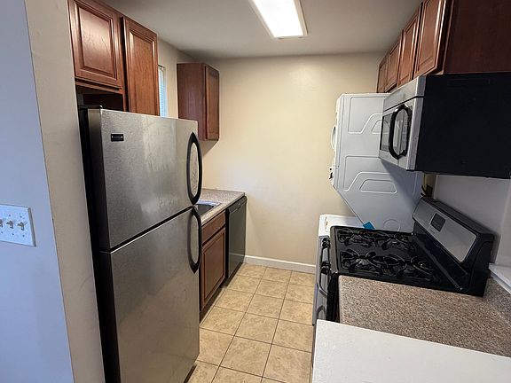 3rd image of 6958 Hawthorne St