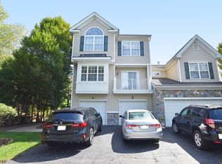 22 Ridge Ct, Pompton Lakes, NJ 07442