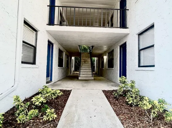 Centrally located/ Beautifully Updated 1 and 2 bedroom apartments