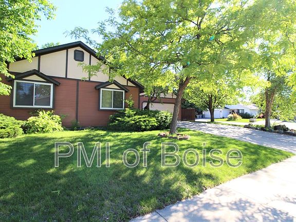 2nd image of 11743 W Powderhorn Ct
